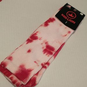 Red Lion Red& White Tie Dyed Large Sized. Women's 11-12 Men's 9-12.5.